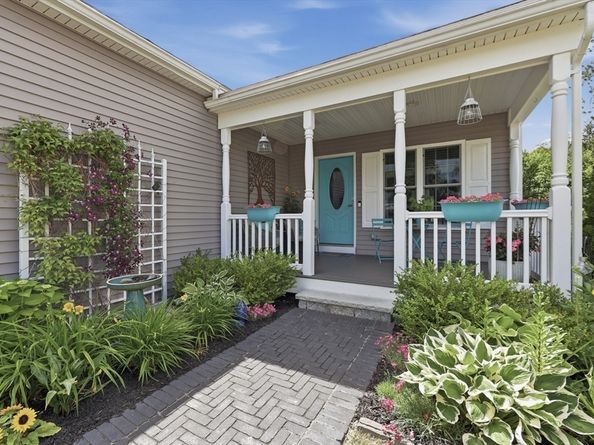 47 Hyde Park Circle 47, Uxbridge MA 01569