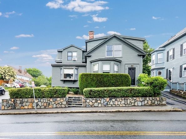 24 Pond Street 1, Marblehead MA 01945