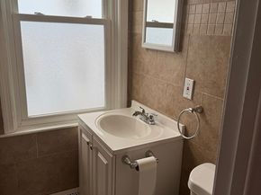 34 Irving St, Worcester MA 01609