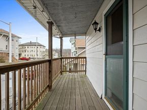 34 Dartmouth St, Worcester MA 01604