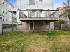 34 Dartmouth St, Worcester MA 01604