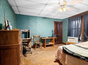 34 Dartmouth St, Worcester MA 01604