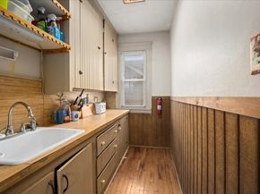 34 Dartmouth St, Worcester MA 01604