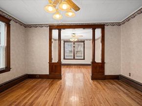 34 Dartmouth St, Worcester MA 01604