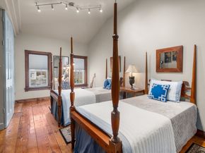 249 High St, Duxbury MA 02332