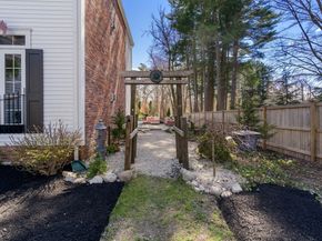 249 High St, Duxbury MA 02332
