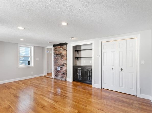 23-25 Putnam St, Salem MA 01970