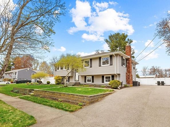 15 Fuller Rd, Middleton MA 01949