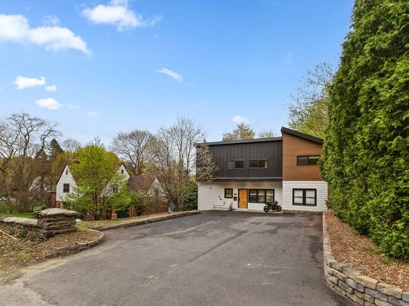 335 Salisbury St, Worcester MA 01609