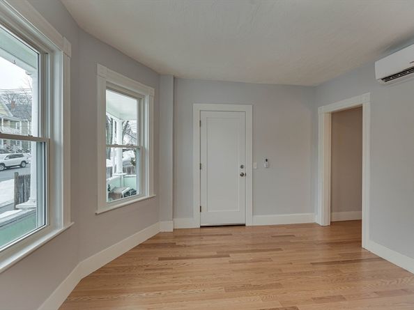 24 Dunlap St, Salem MA 01970