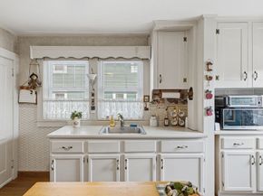 141 Bromfield St, Quincy MA 02170