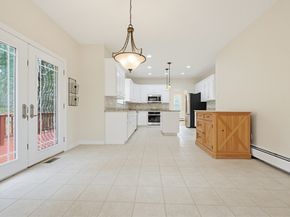 9 Hunter Lane, Medway MA 02053