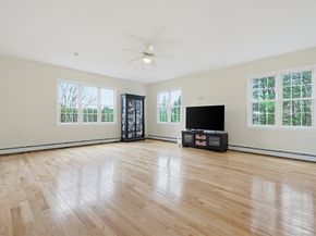 9 Hunter Lane, Medway MA 02053