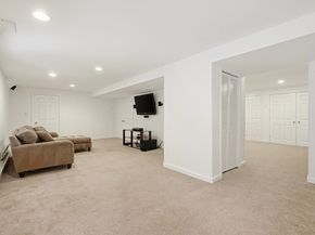 9 Hunter Lane, Medway MA 02053