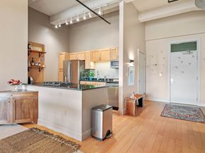 51 Lafayette St 207, Salem MA 01970