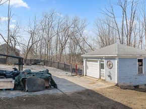 43 Allen St, Gardner MA 01440