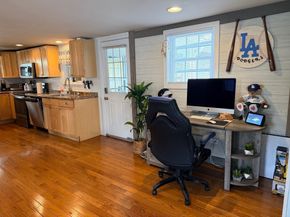 41 Main St, Upton MA 01568