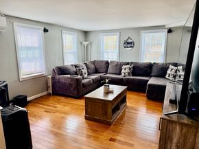 41 Main St, Upton MA 01568