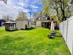 41 Main St, Upton MA 01568