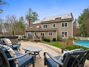 154 South Street, Upton MA 01568