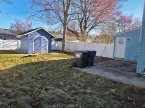 117 Saint Andre Dr, Uxbridge MA 01569