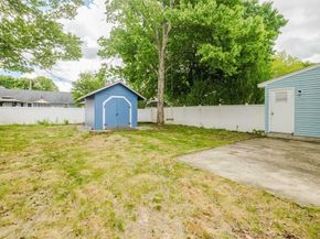 117 Saint Andre Dr 117, Uxbridge MA 01569