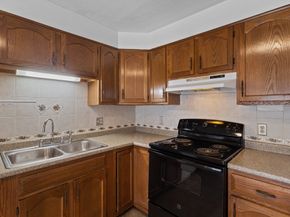 15 Houghton Street 12, Worcester MA 01604