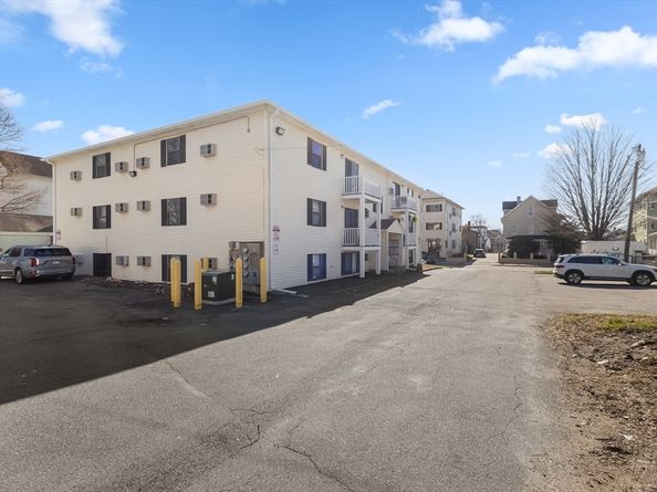 15 Houghton Street 12, Worcester MA 01604