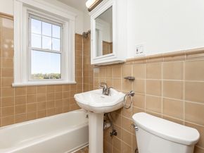 2001 Commonwealth Ave 34, Boston MA 02135