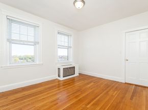 2001 Commonwealth Ave 34, Boston MA 02135