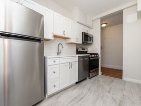 2001 Commonwealth Ave 34, Boston MA 02135