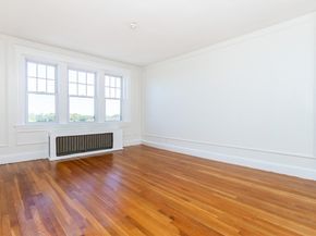 2001 Commonwealth Ave 34, Boston MA 02135