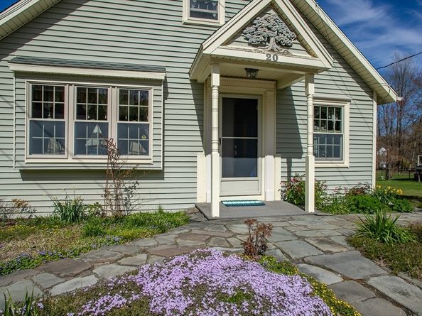 20 Cottage Ln, Templeton MA 01468