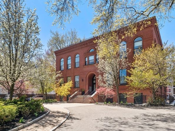 11 Wyman St 2A, Boston MA 02130