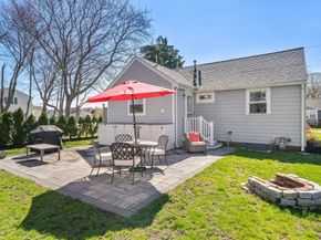 104 Hartford Rd, Marshfield MA 02050