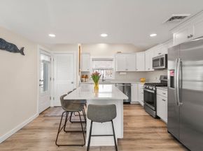 104 Hartford Rd, Marshfield MA 02050