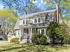 54 Pratt St, Reading MA 01867