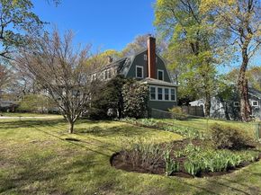 54 Pratt St, Reading MA 01867