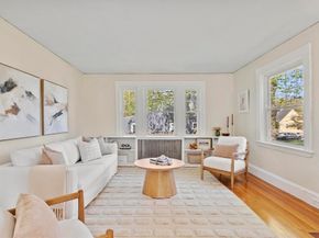 54 Pratt St, Reading MA 01867