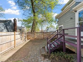 54 Pratt St, Reading MA 01867
