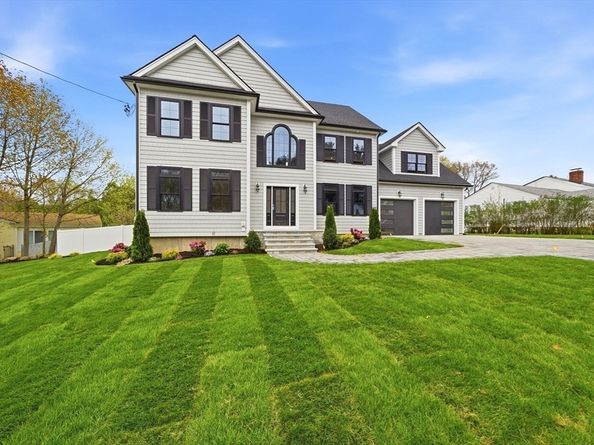 23 Day Cir, Woburn MA 01801