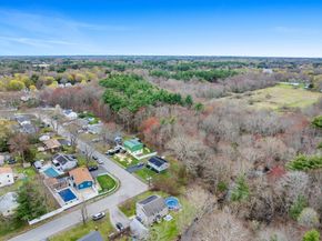 102 Brookside Rd, Rockland MA 02370