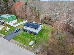 102 Brookside Rd, Rockland MA 02370