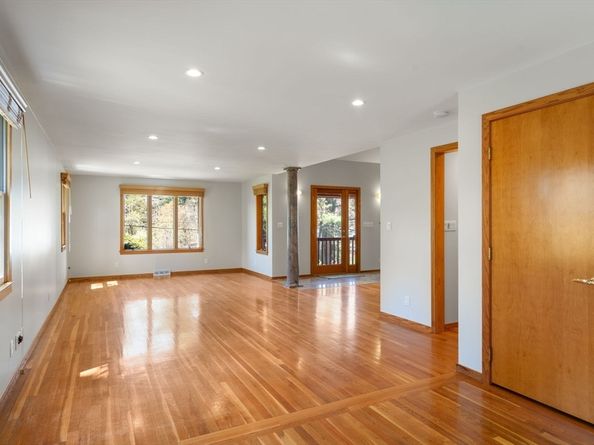 109 Jerrold St, Holliston MA 01746