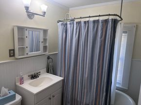 288 Weymouth St, Holbrook MA 02343