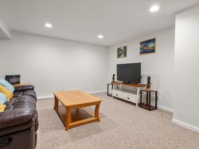 16 Heather Lane, Southborough MA 01772