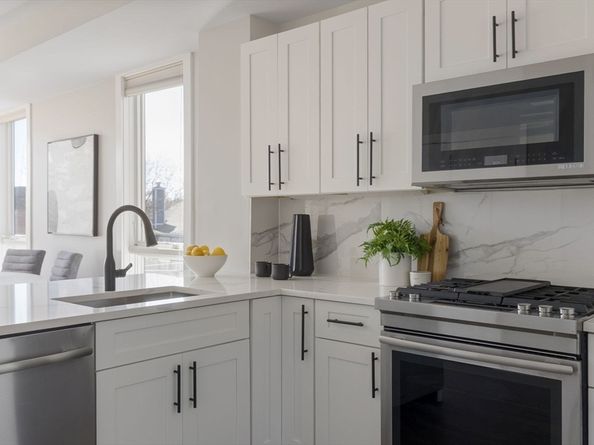 17 Chestnut Ave 3, Boston MA 02130