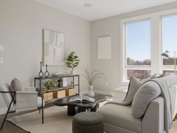 17 Chestnut Ave 3, Boston MA 02130