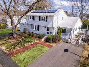 71 Pond Ln, Randolph MA 02368