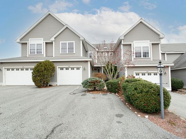 806 Ledgewood Way 806, Clinton MA 01510